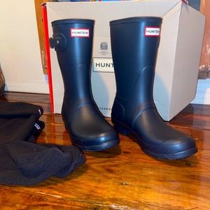 Short Navy Hunter boots & boot socks size 8